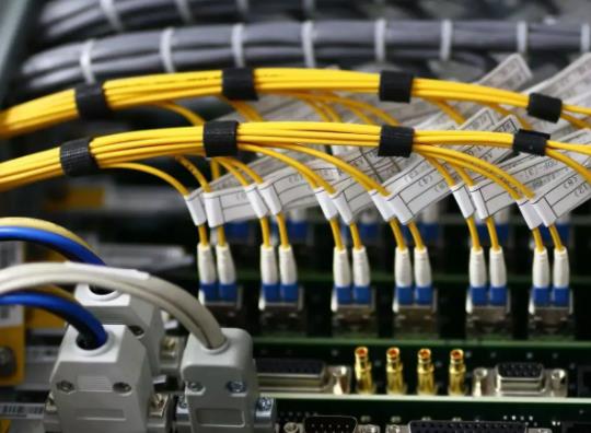 �Мy��ͨ�C���C�ϲ���ϵ�y(t��ng)�yԇ